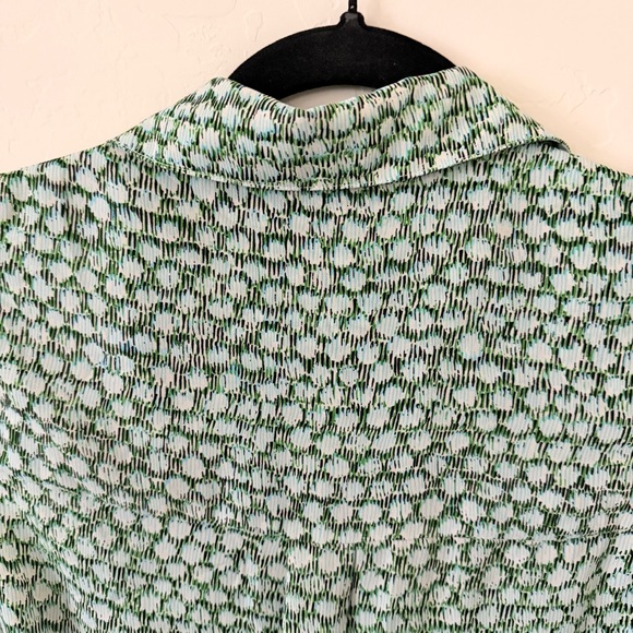 CAbi Patterned Green Sleeveless Blouse - Picture 10 of 11